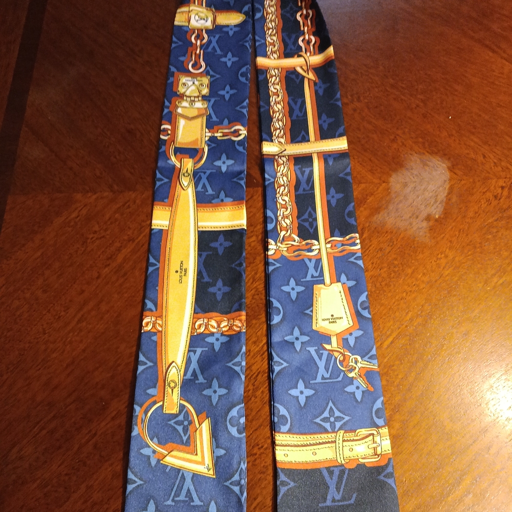Louis Vuitton Blue and Gold Patterned Tie